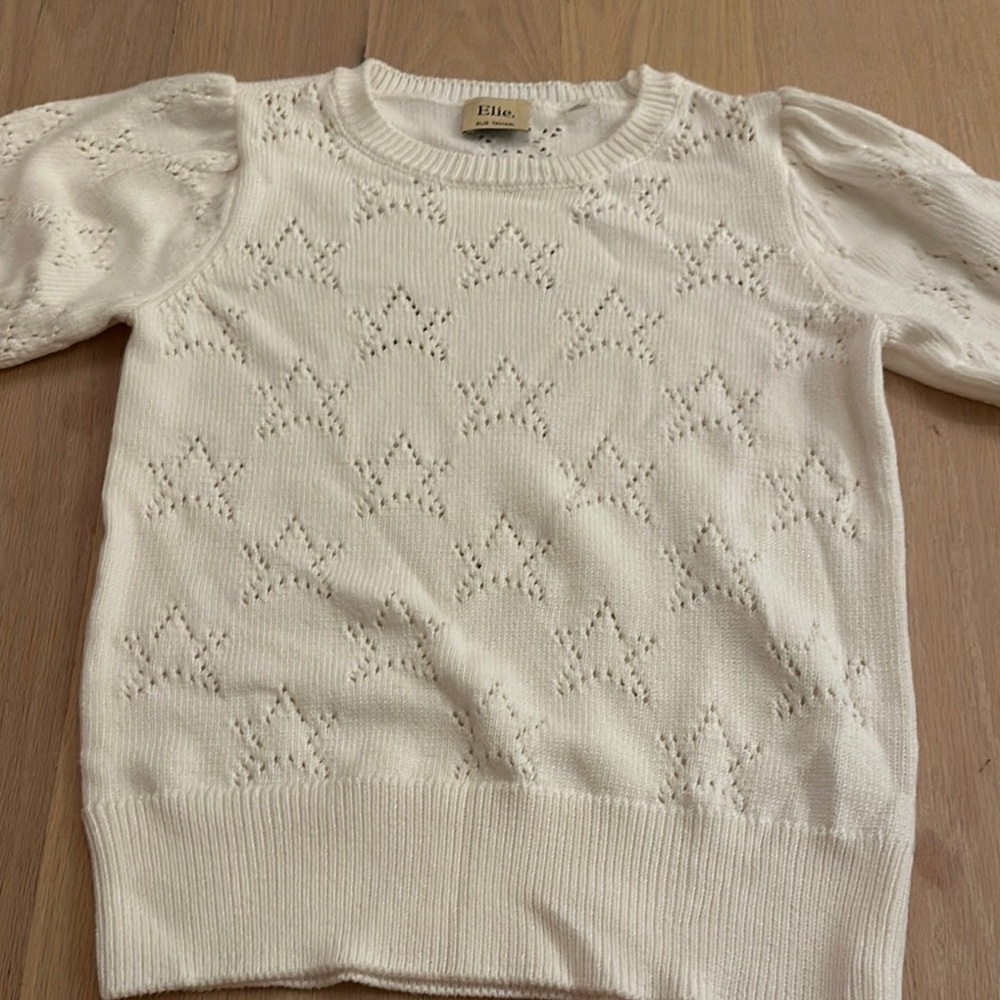 Short sleeve cream sweater